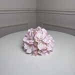 Нежно-розовый