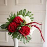 Біло-малиновий