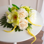 Біло-жовтий