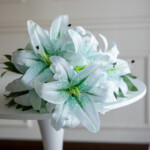 Біло-зелений