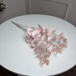 Ніжно-рожевий