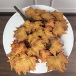 Помаранчево-коричневий